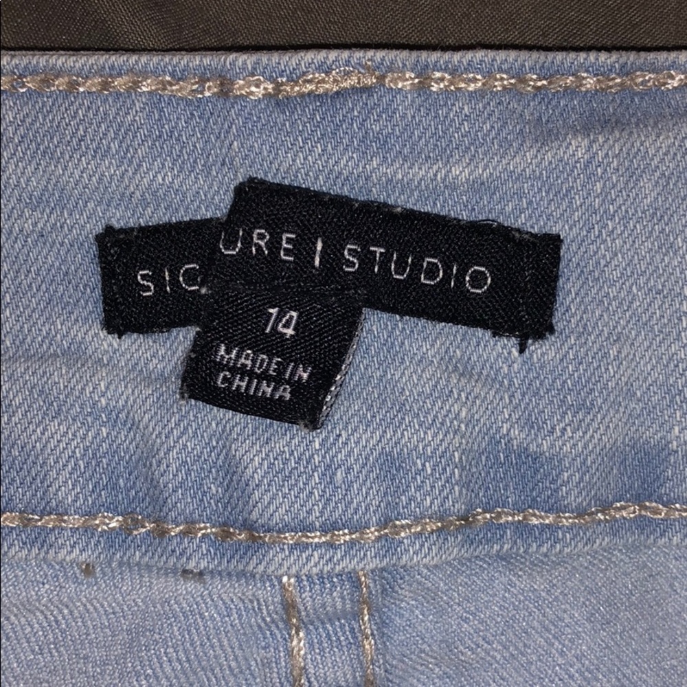 Shorts - Picture 4 of 4
